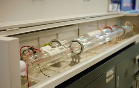 CO2 Lazer Kesim Makinesi Çift Kafa 100x80 CM Kesim Alanı 100-120W