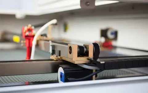 Co2 Lazer Kesim Makinesi 100x80 CM Kesim Alanı 100-120W