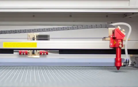 Co2 Lazer Kesim Makinesi 160x100 CM Kesim Alanı 130-150W