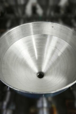 Yüksek Kapasiteli Endüstriyel Dolum Hunisi - 25-30 kg Toz, Granül ve Sıvı Aktarma